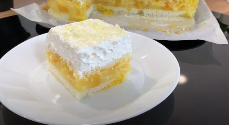 Krémový koláč s broskyňami